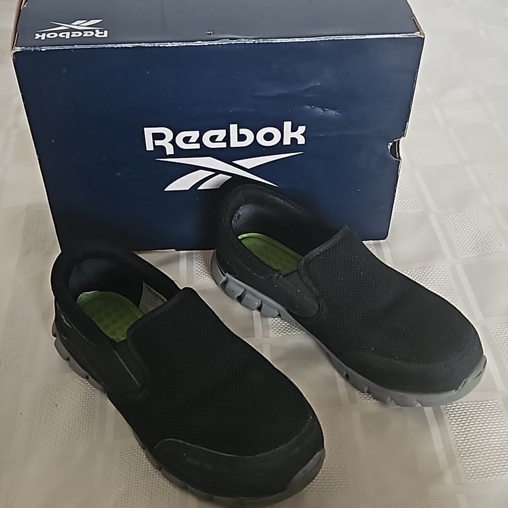 Reebok Men's Sublite Cushion Athletic Work Safety Shoesโ4W 6.5 Black